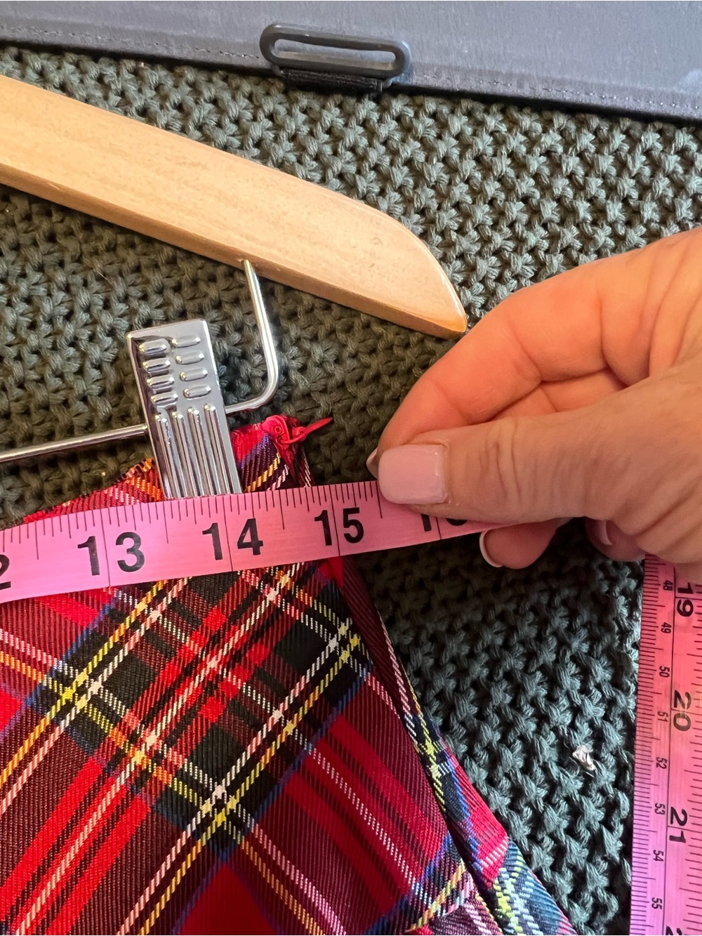 ❤️ Red Plaid Pleated Mini Skirt ❤️  
Size Medium | EUC - Picture 6 of 8